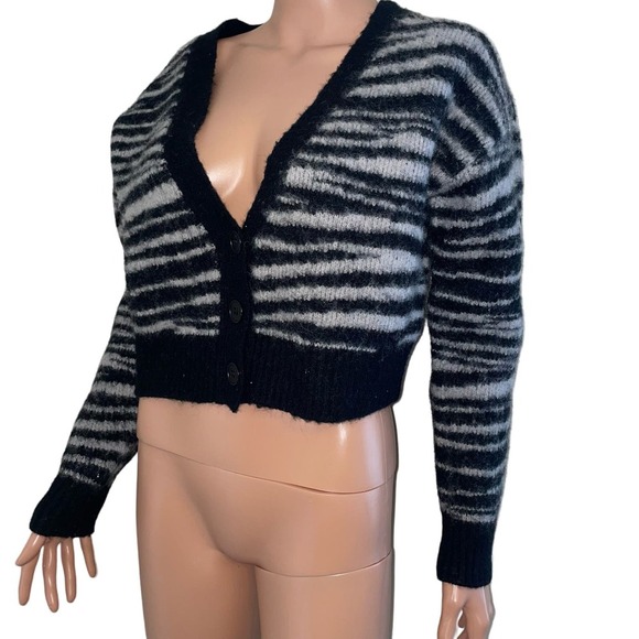 Urban Outfitters Cropped Cardigan sweater zebra 2 button black gray knit SZ M - Picture 3 of 10